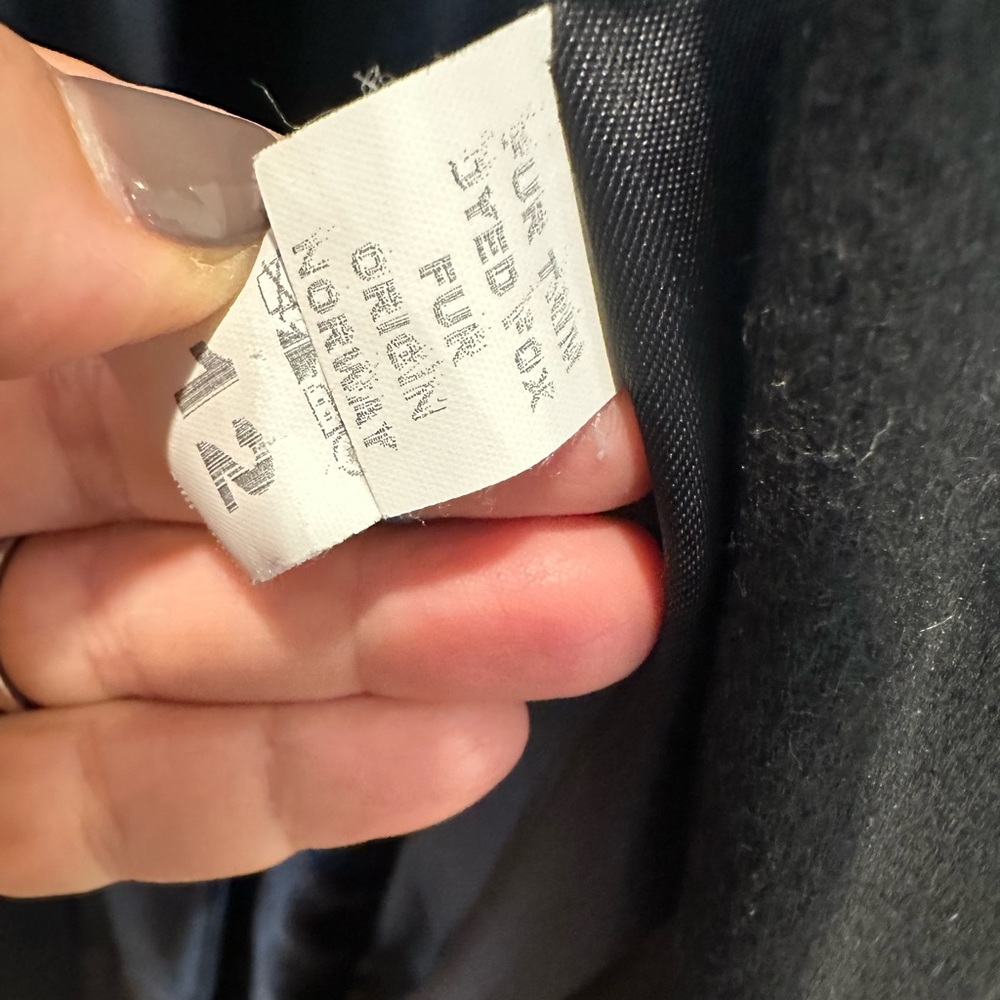 Stunning Cashmere blend dress coat with fur trim - Picture 4 of 9